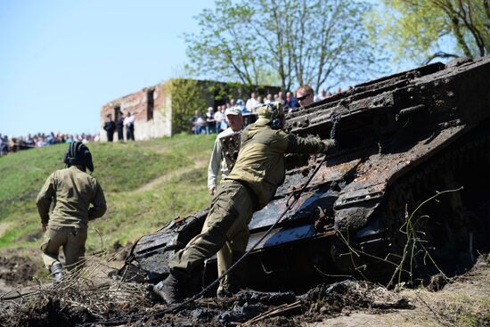 WWII tank recovered from Don riverbed by Western Military District engineers
