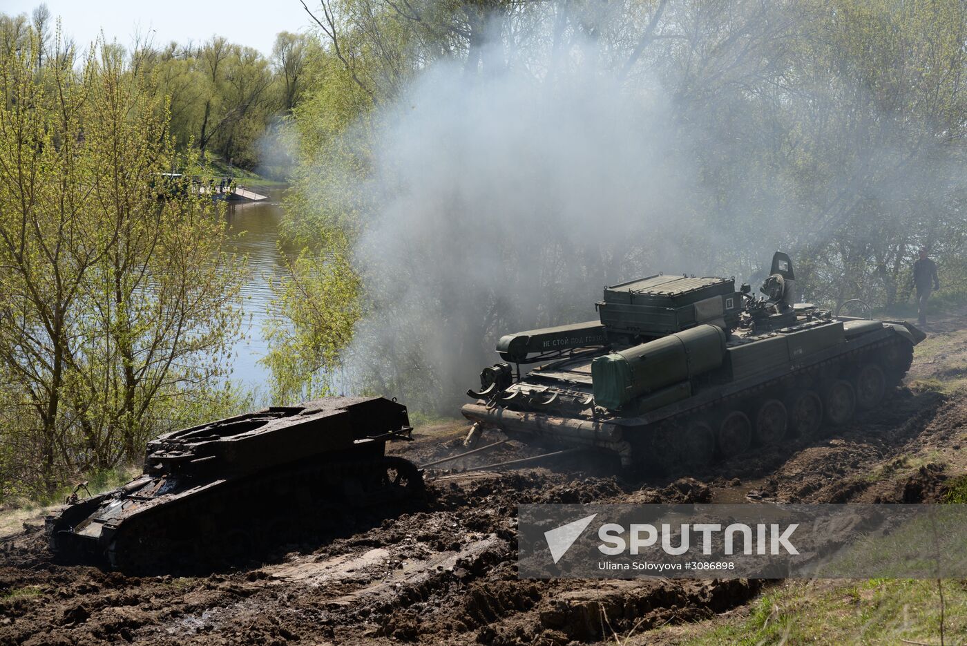 WWII tank recovered from Don riverbed by Western Military District engineers