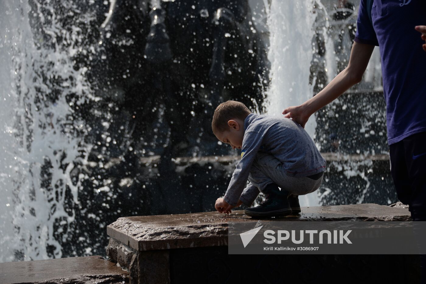 Fountain season opens in Moscow