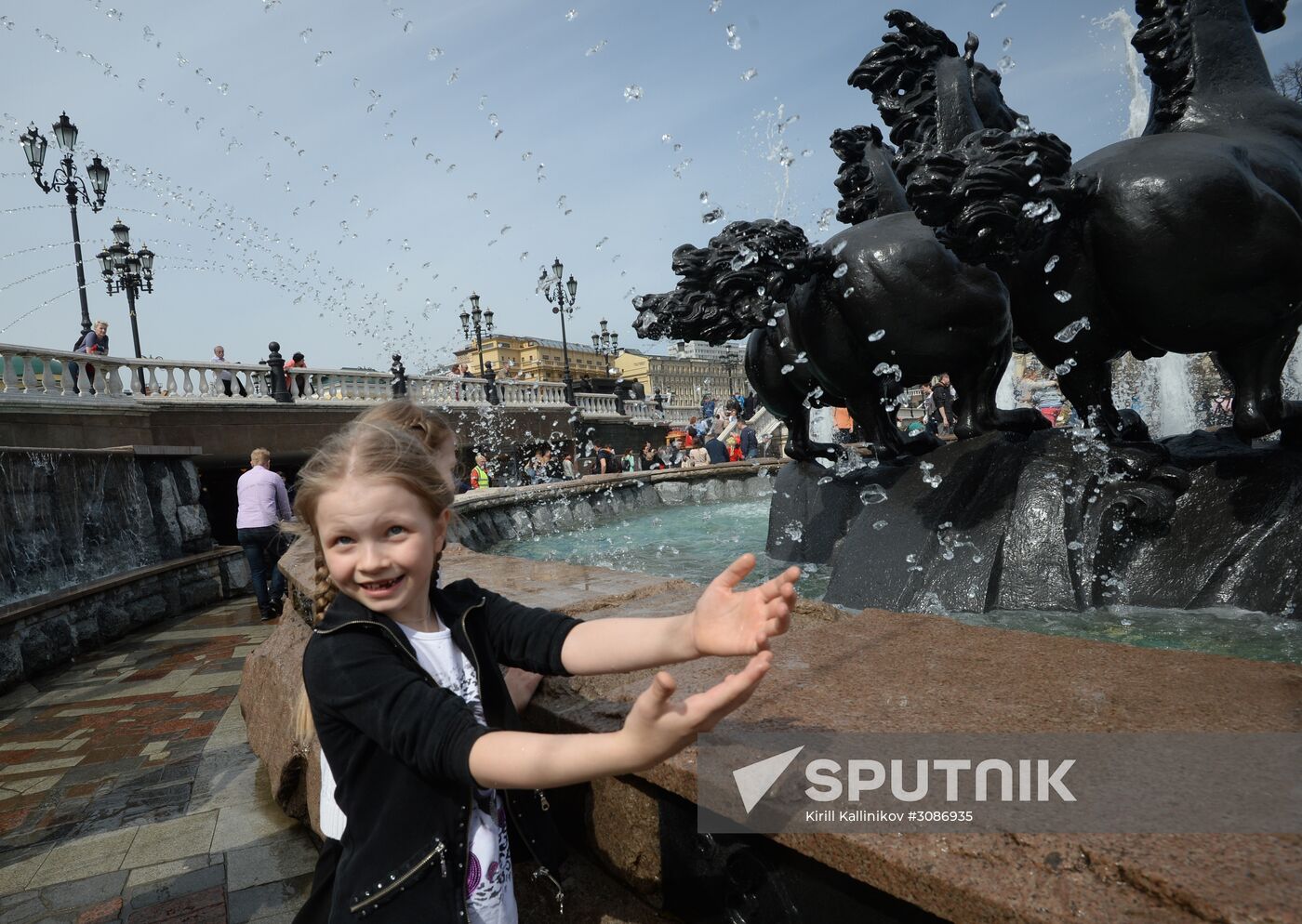 Fountain season opens in Moscow