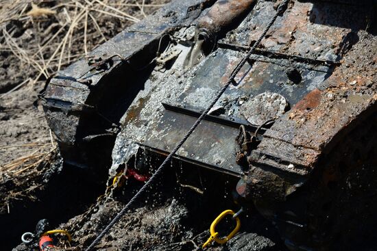 WWII tank recovered from Don riverbed by Western Military District engineers