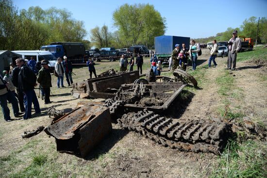 WWII tank recovered from Don riverbed by Western Military District engineers