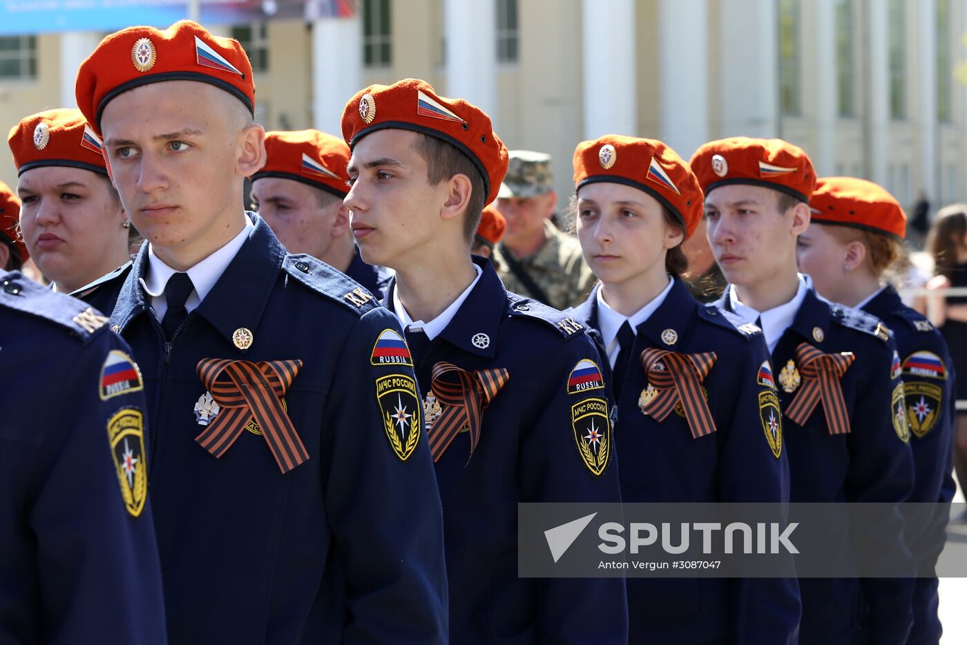 Belgorod Regionэы Young Army groups and cadet classes holda parade