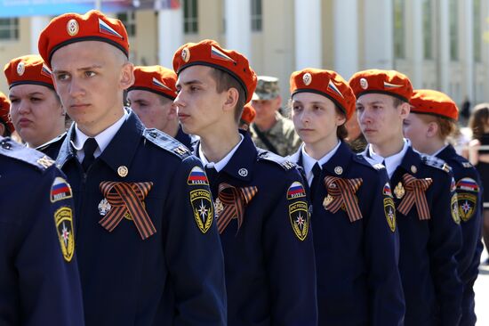 Belgorod Regionэы Young Army groups and cadet classes holda parade