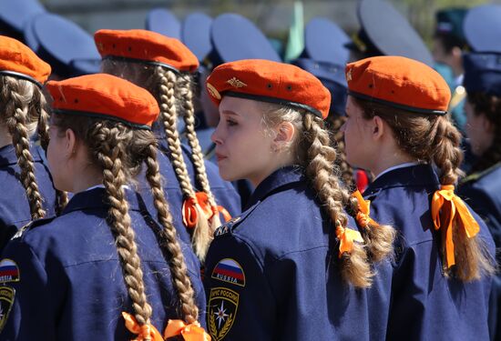 Belgorod Region's Young Army groups and cadet classes hold a parade