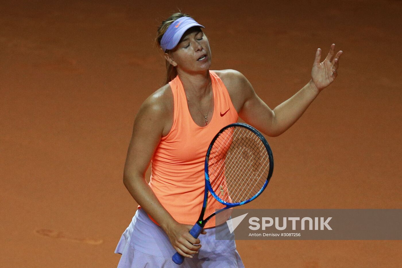 WTA Porsche Tennis Grand Prix 2017. Day Six