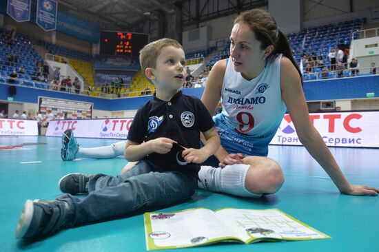 Russian Volleyball Championship. Women. Dinamo-Kazan vs. Dinamo