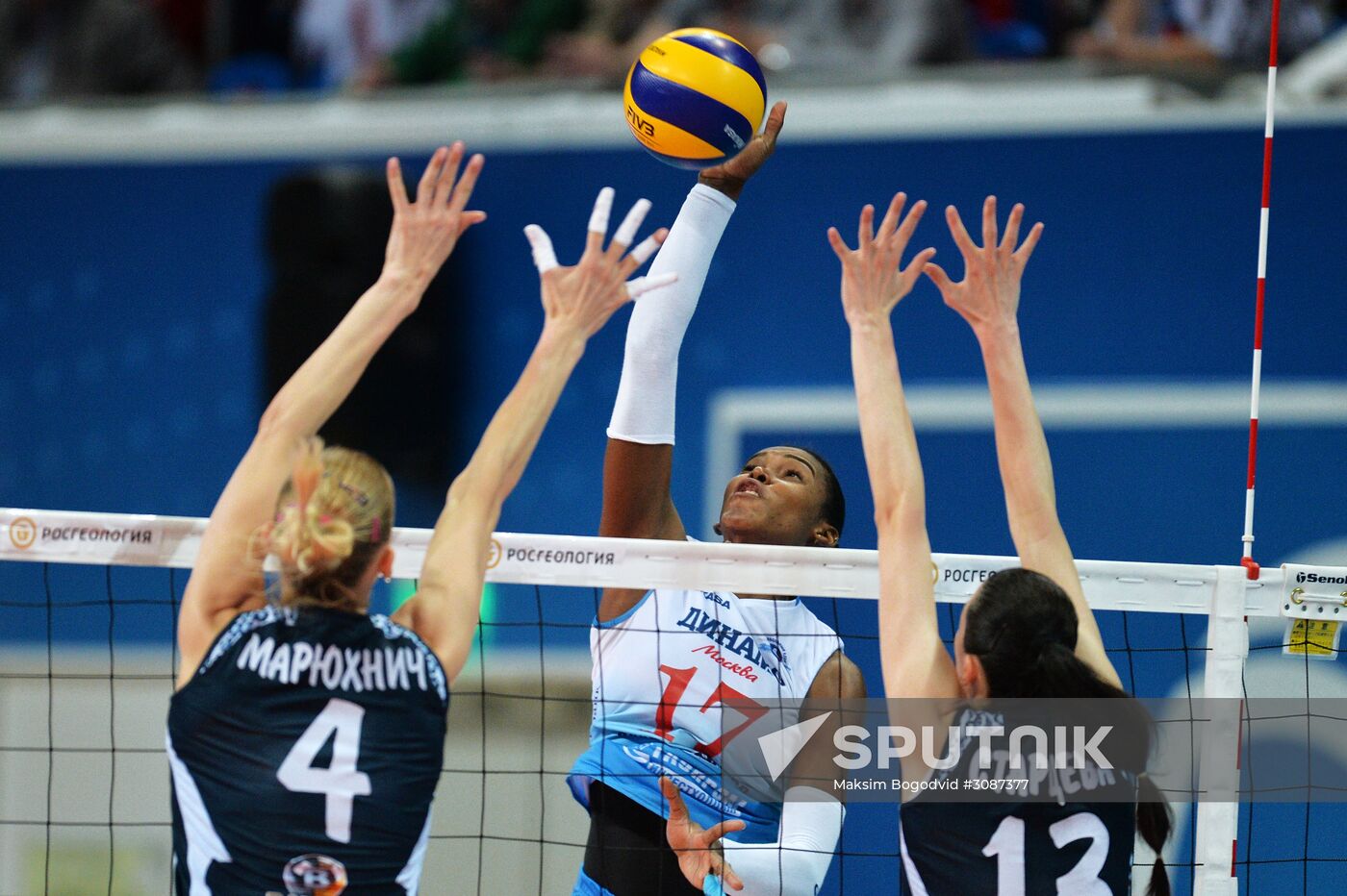 Russian Volleyball Championship. Women. Dinamo-Kazan vs. Dinamo