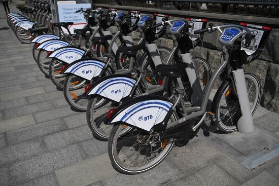 Bike rental stations open in Moscow