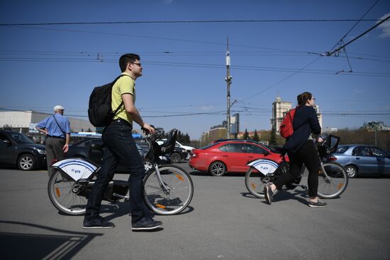 Bike rental stations open in Moscow