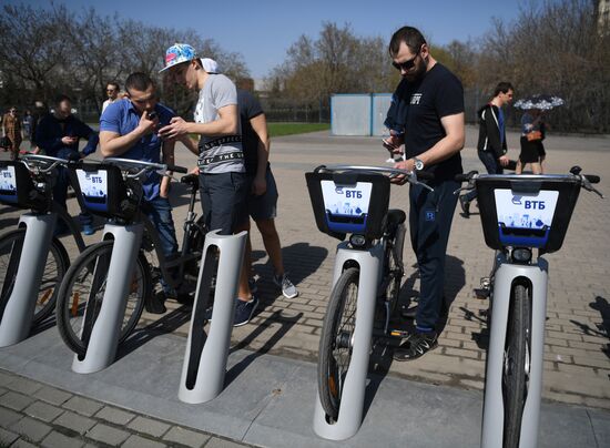 Bike rental stations open in Moscow
