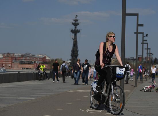 Bike rental stations open in Moscow