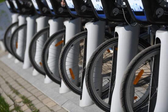 Bike rental stations open in Moscow