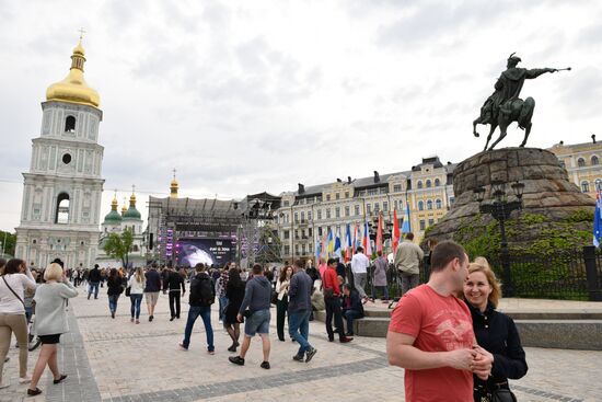 Eurovision 2017 fan zone opens in Kiev