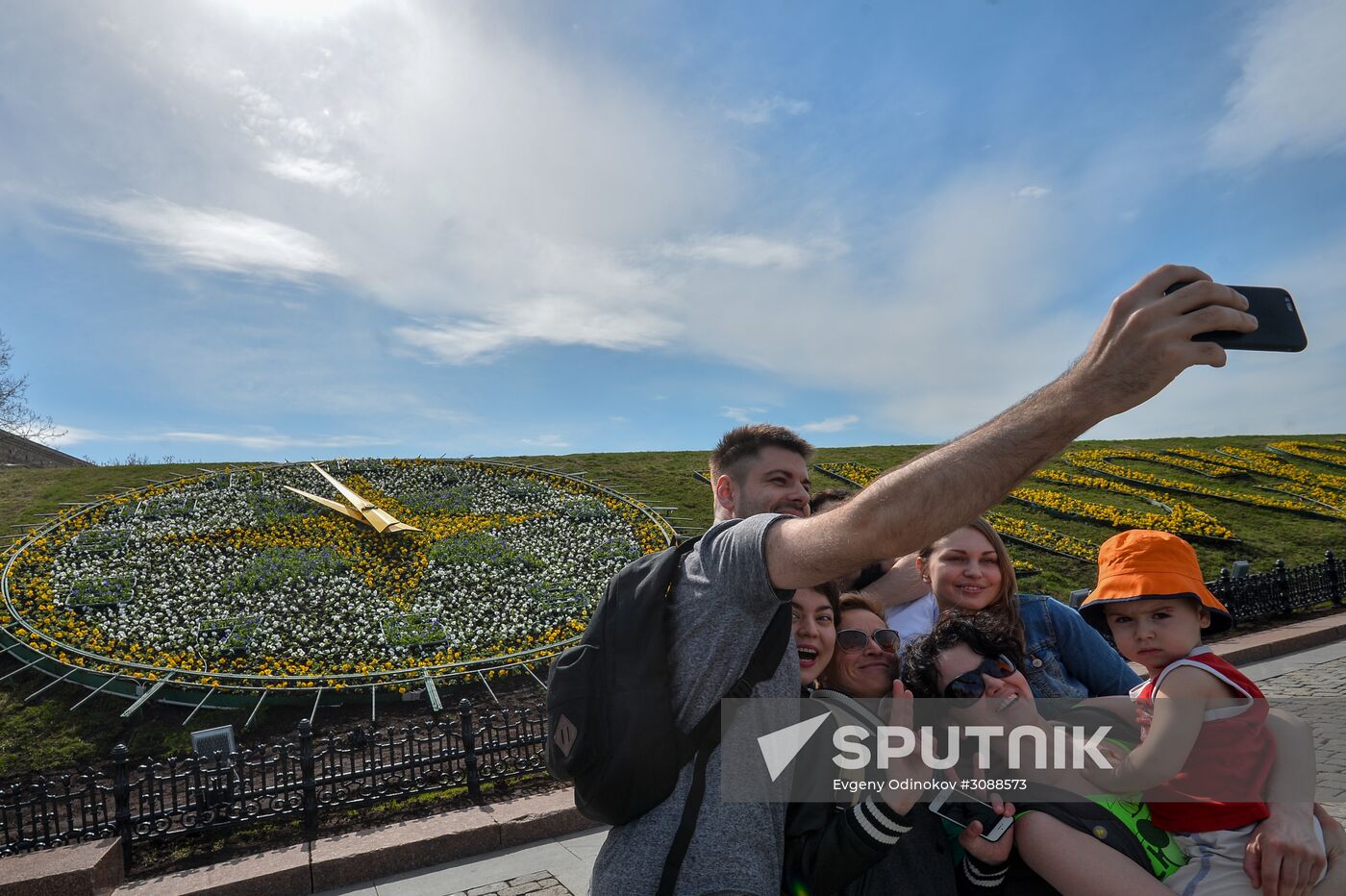 Flower clock at Poklonnaya Hill