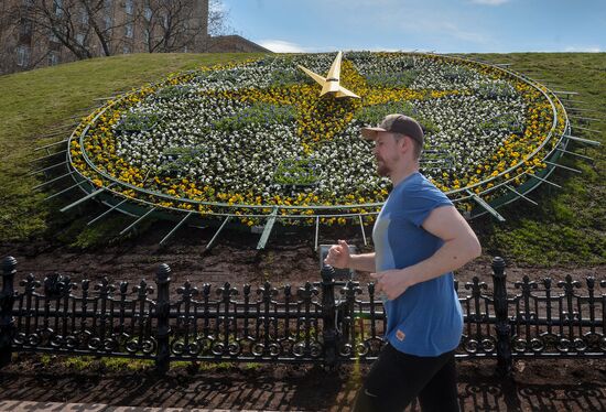 Flower clock on Poklonnaya Hill