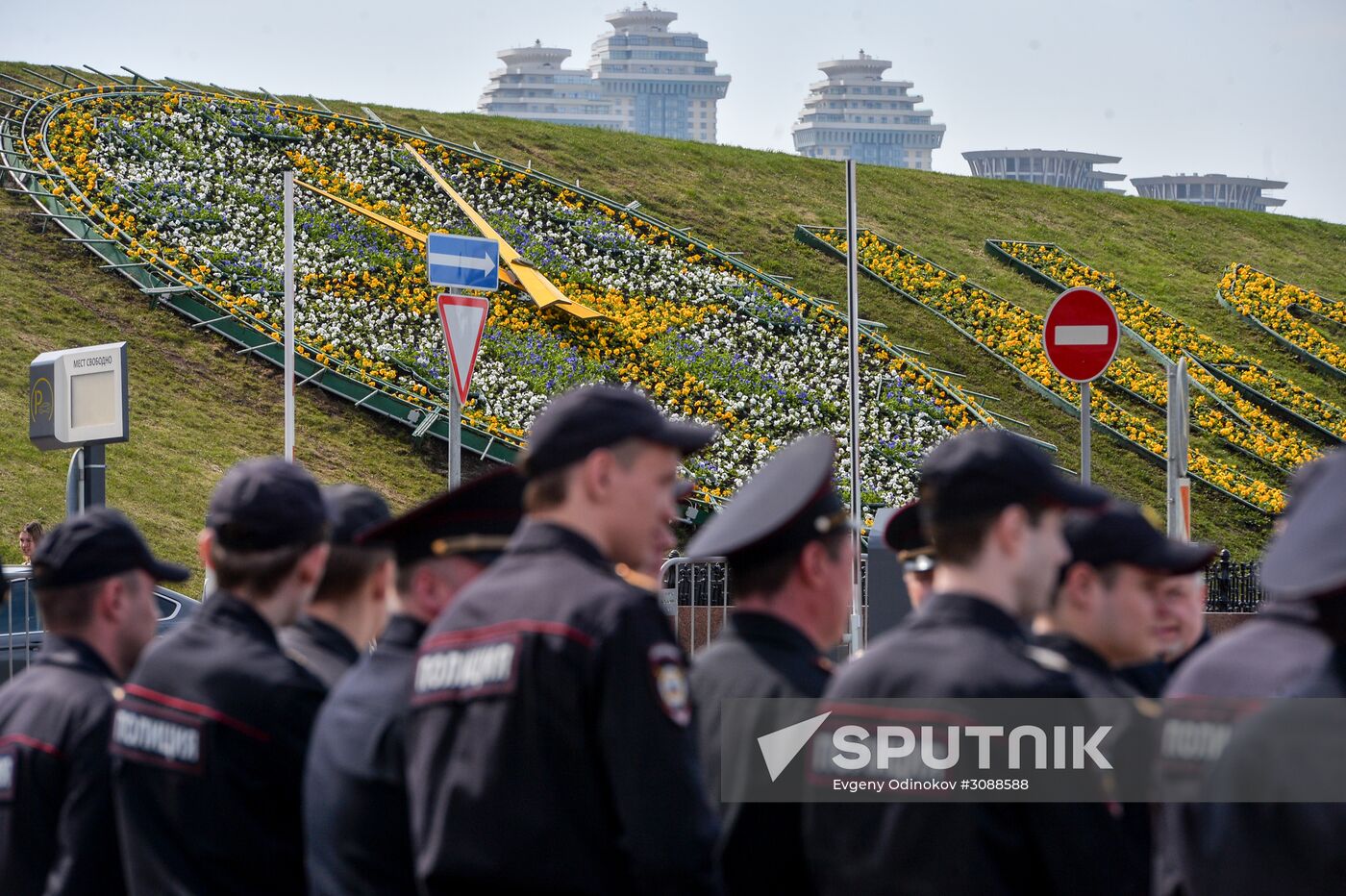 Flower clock on Poklonnaya Hill