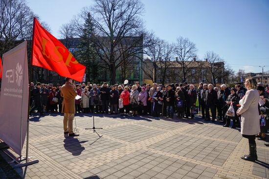 Events on International Workers' Solidarity Day abroad