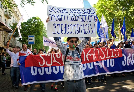 Events on International Workers' Solidarity Day abroad