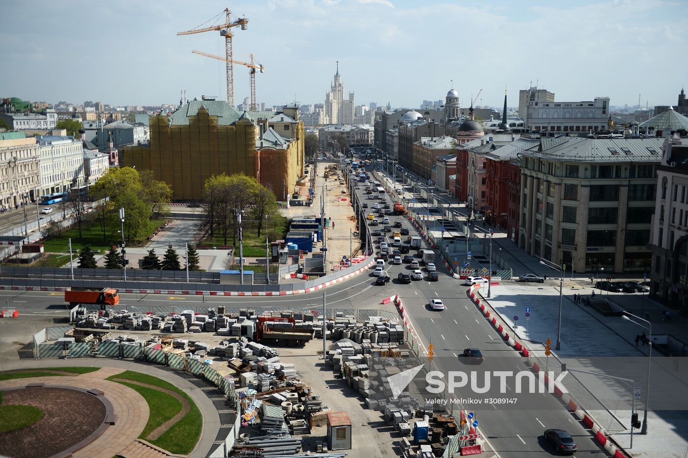 Improving Lubyanskaya Square under My Street program