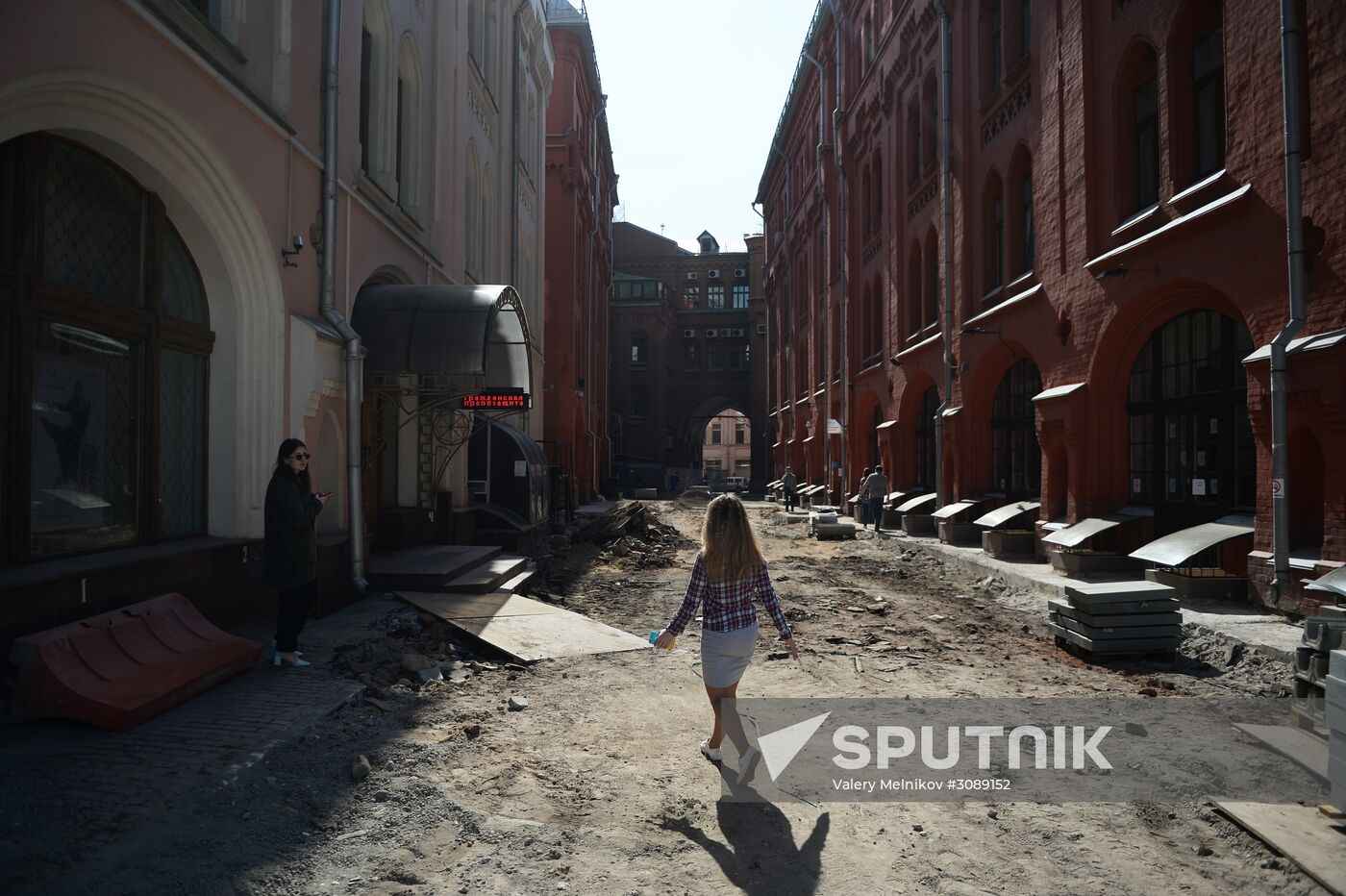 Improving Lubyanskaya Square under My Street program