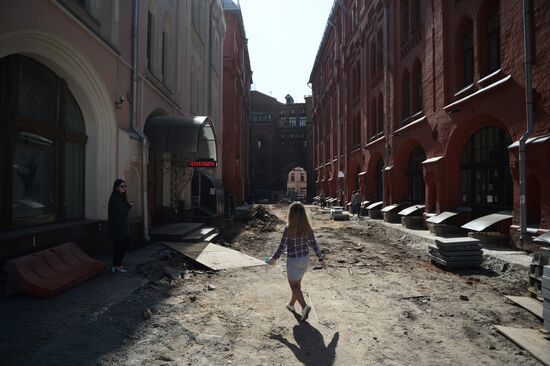 Improving Lubyanskaya Square under My Street program