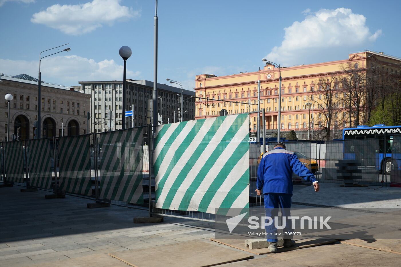 Improving Lubyanskaya Square under My Street program