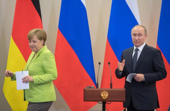 Negotiations between Russian President Vladimir Putin and Federal Chancellor of Germany Angela Merkel