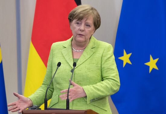 Negotiations between Russian President Vladimir Putin and Federal Chancellor of Germany Angela Merkel