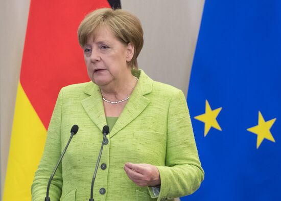 Negotiations between Russian President Vladimir Putin and Federal Chancellor of Germany Angela Merkel