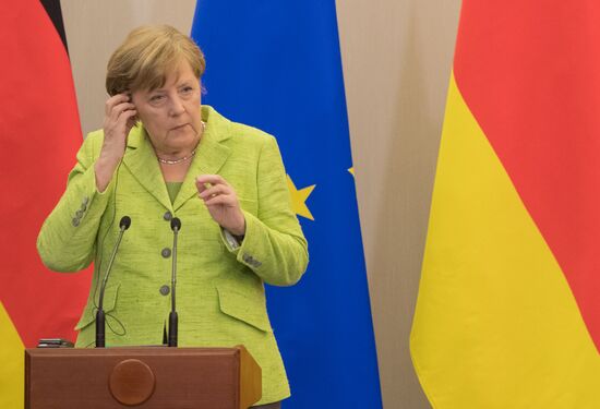 Negotiations between Russian President Vladimir Putin and Federal Chancellor of Germany Angela Merkel