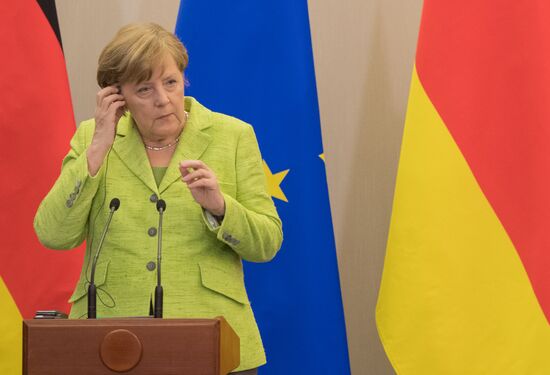 Negotiations between Russian President Vladimir Putin and Federal Chancellor of Germany Angela Merkel