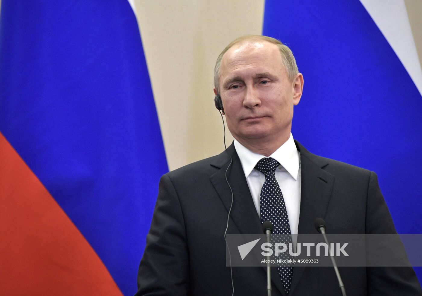 Negotiations between Russian President Vladimir Putin and Federal Chancellor of Germany Angela Merkel