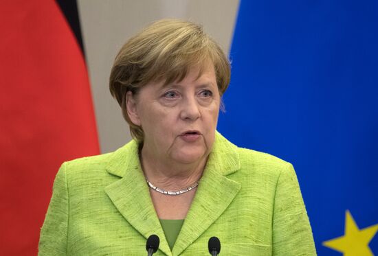 Negotiations between Russian President Vladimir Putin and Federal Chancellor of Germany Angela Merkel
