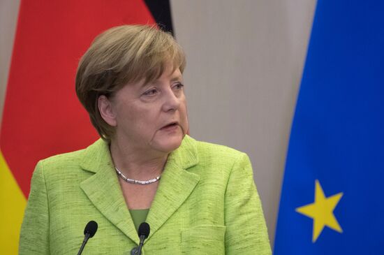 Negotiations between Russian President Vladimir Putin and Federal Chancellor of Germany Angela Merkel