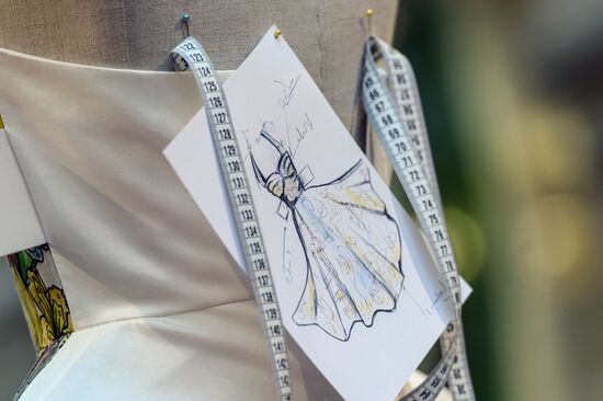 Exhibition "Paper Dolls: 2D Fashion from Moschino" opens at GUM