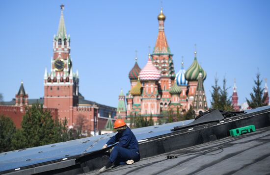 Zaryadye Park under construction