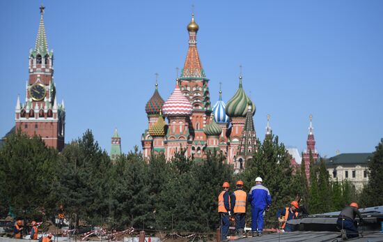 Zaryadye Park under construction