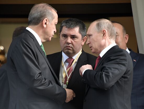 Vladimir Putin meets with Turkish president Recep Tayyip Erdogan