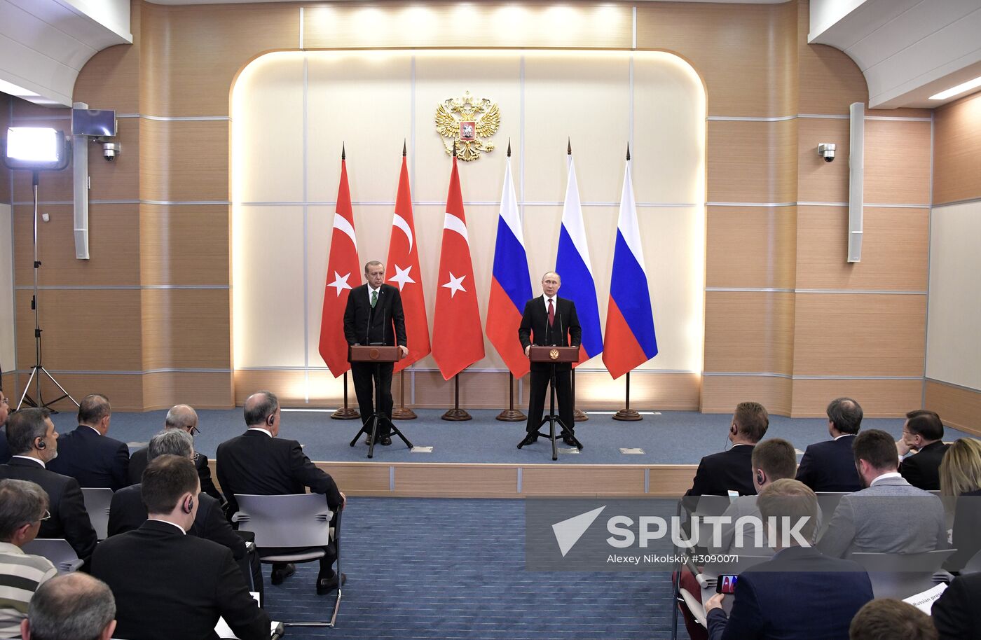 Vladimir Putin meets with Turkish president Recep Tayyip Erdogan