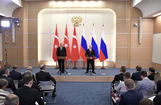 Vladimir Putin meets with Turkish president Recep Tayyip Erdogan