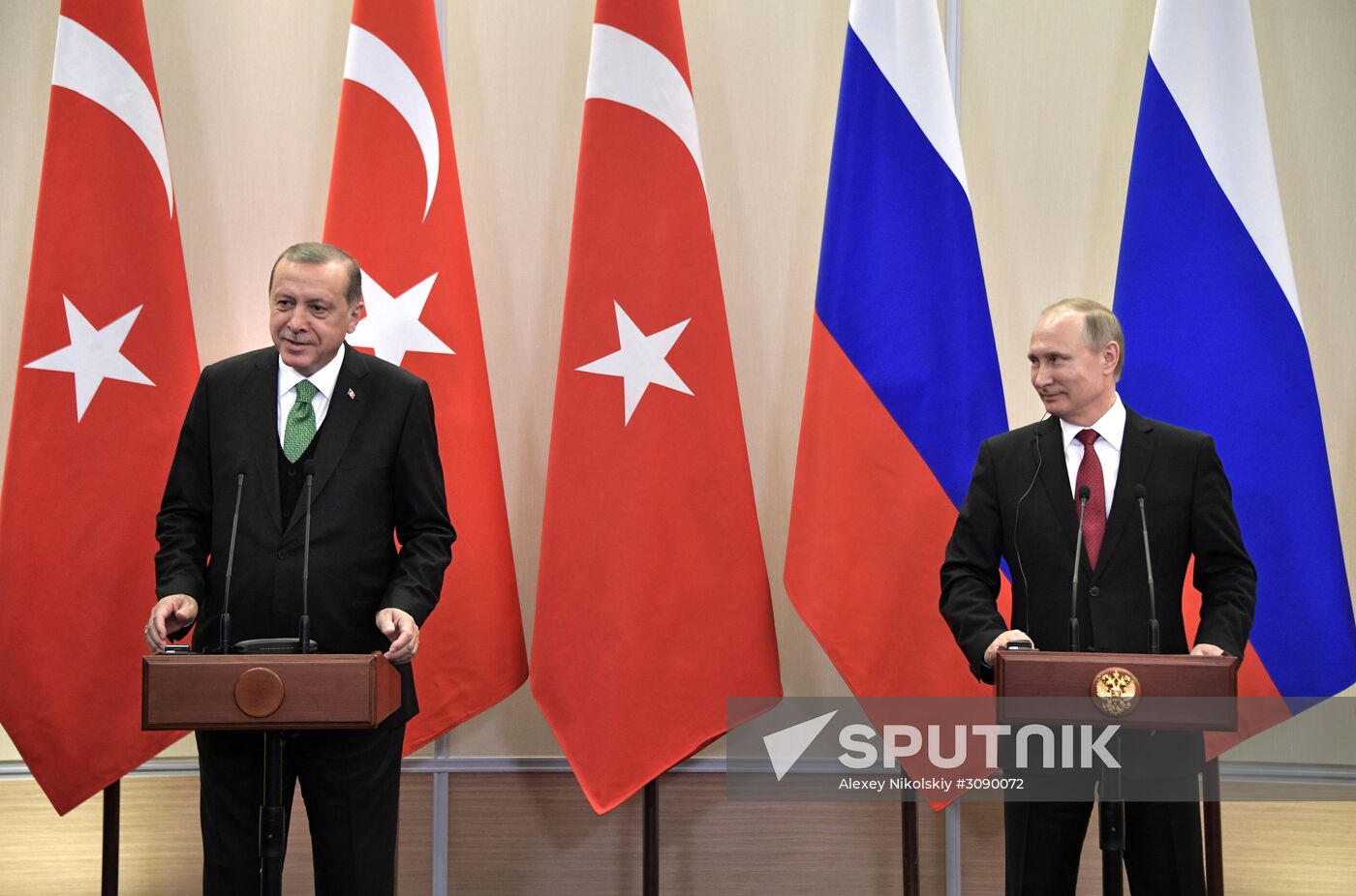 Vladimir Putin meets with Turkish president Recep Tayyip Erdogan