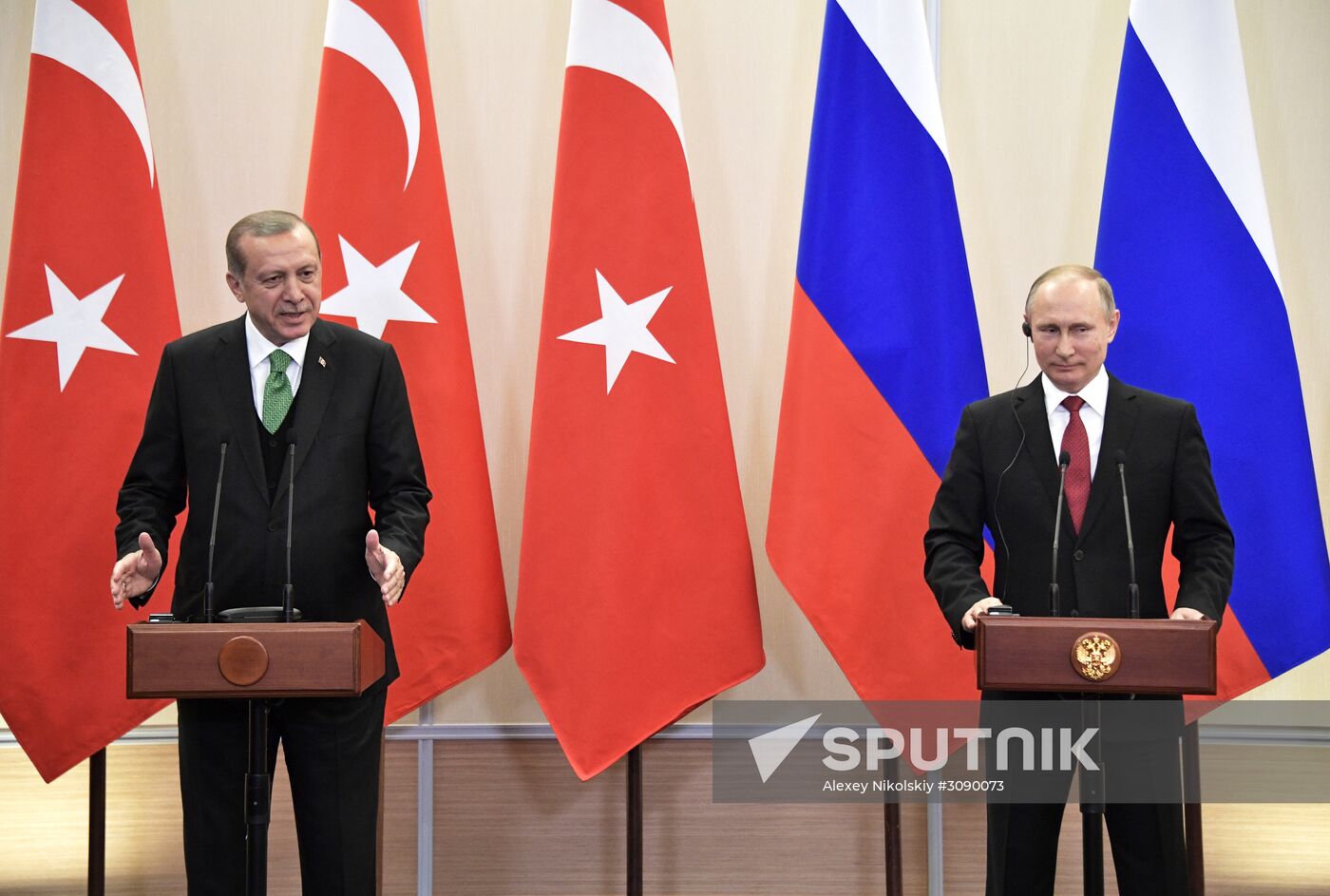 Vladimir Putin meets with Turkish president Recep Tayyip Erdogan