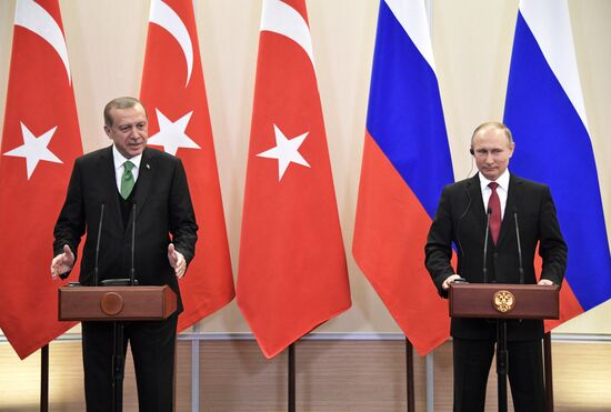 Vladimir Putin meets with Turkish president Recep Tayyip Erdogan