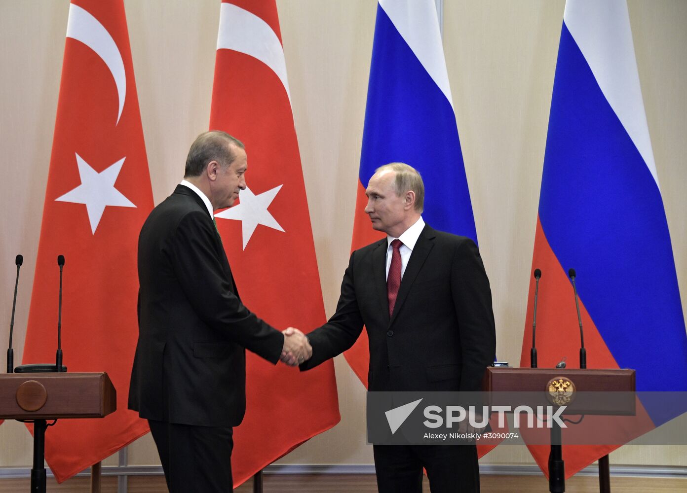 Vladimir Putin meets with Turkish president Recep Tayyip Erdogan