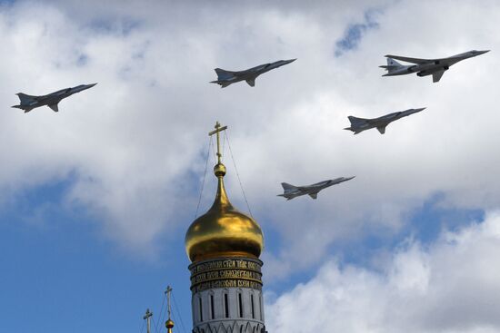 Military aircraft during Victory Day parade rehearsal
