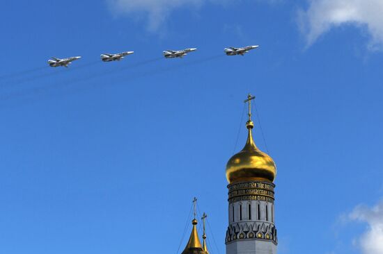 Military aircraft during Victory Day parade rehearsal
