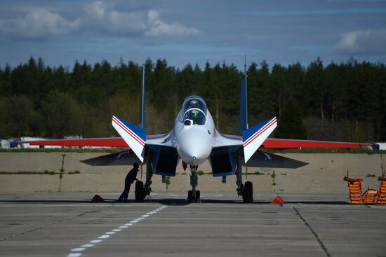 Rehearsal of Victory Day parade's airshow
