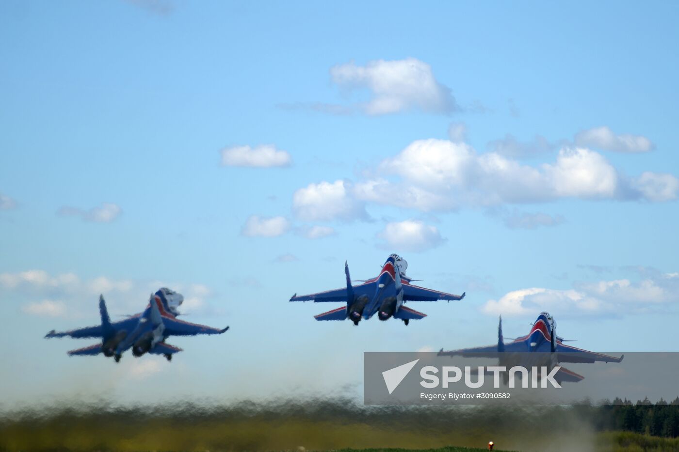 Rehearsal of Victory Day parade's airshow