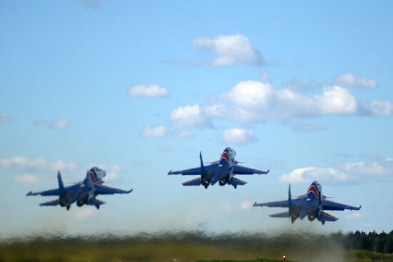 Rehearsal of Victory Day parade's airshow
